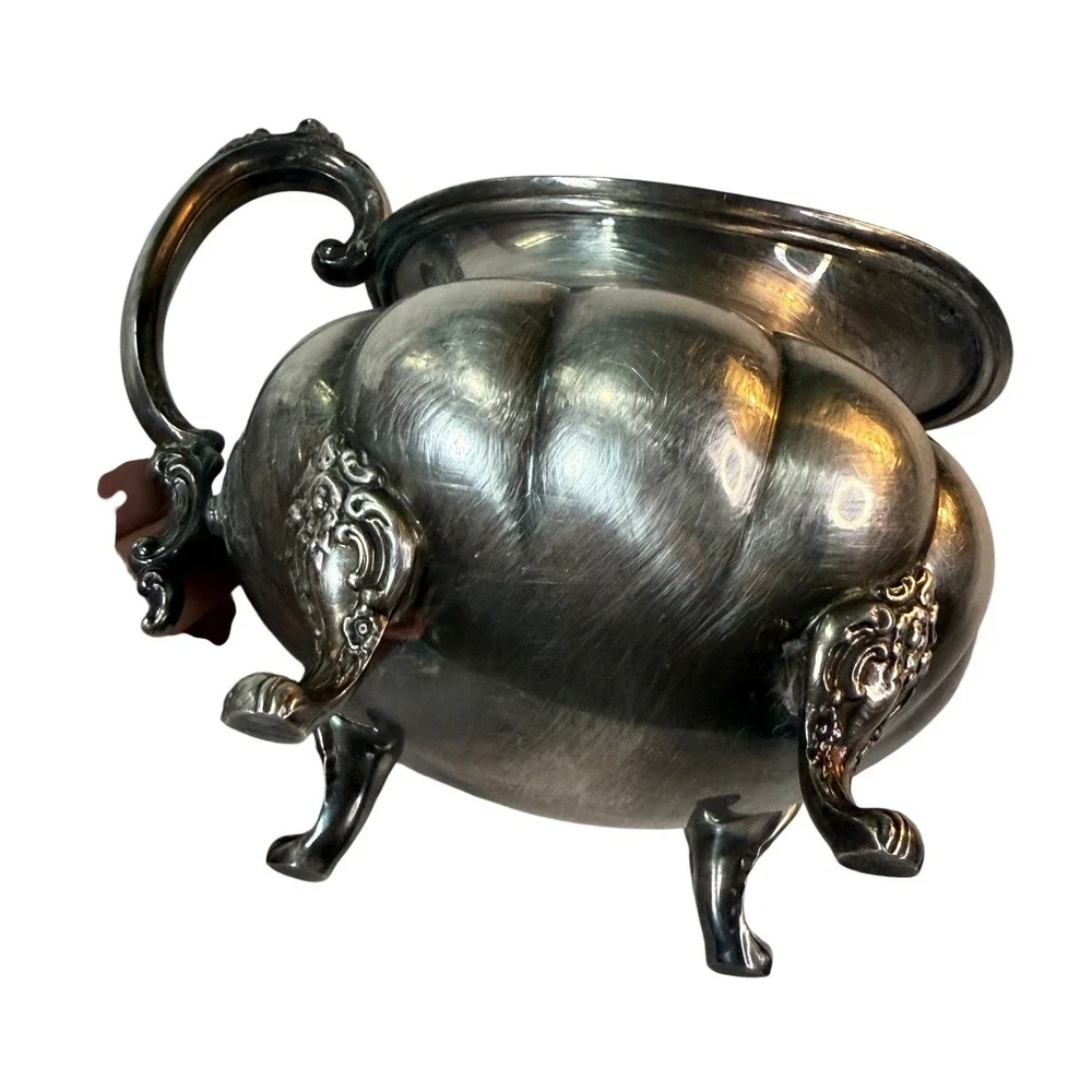 Vintage Oneida Tudor Plate Henley Silverplate‎ Gravy Boat & Melon Creamer Set